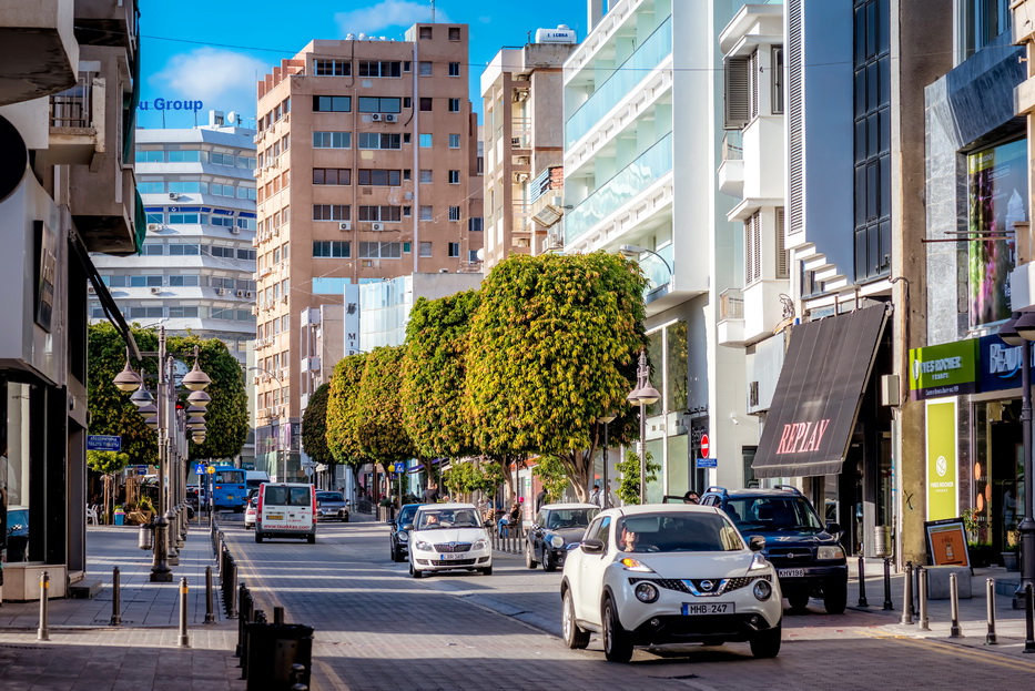 shopping street anexartisisas limassol cyprus